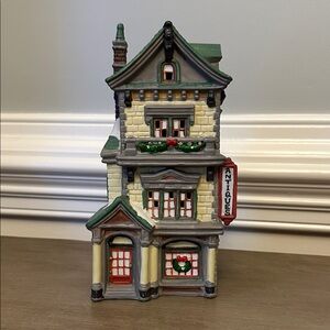 Dickens Keepsake Antiques shop